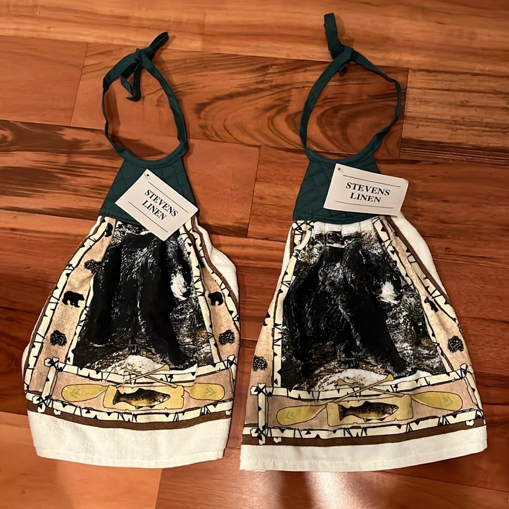 2 Brand New Kitchen Hand Towels with Tie - Bear/Cabin
